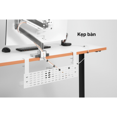 Khay Đi Dây Thép HyperWork CM03 (Dài 600 - 800mm, Tải Trọng 10kg) - Đáy Vát 135 Độ, Kẹp Bàn Hoặc Bắt Vít Tiện Lợi - Khay đi dây <b>CM03</b> là phụ kiện quản lý cáp thông minh giúp bàn làm việc luôn ngăn nắp, an toàn và thẩm mỹ. Được gia công từ thép sơn tĩnh điện cứng cáp, <b>CM03</b> sở hữu tải trọng ấn tượng lên đến 10kg, gánh vác dễ dàng các ổ cắm điện, củ sạc nặng và bó dây cáp phức tạp. Thiết bị sở hữu thiết kế lỗ đồng đều thông thoáng cùng đáy vát 135 độ độc đáo giúp cắm rút thuận tiện. Với 2 phiên bản kích thước 600mm và 800mm, khay <b>CM03</b> hỗ trợ kẹp mép bàn linh hoạt (dưới 5cm) hoặc bắt vít kiên cố (trên 5cm). Lựa chọn máng giấu dây <b>CM03</b> để loại bỏ tình trạng dây điện lộn xộn và nâng tầm góc setup chuyên nghiệp.