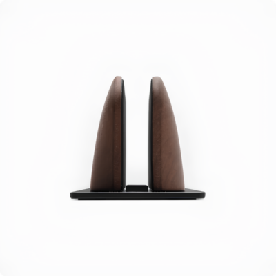 Giá Đỡ Laptop Dạng Đứng HyperWork LH01 (215 x 85 x 80 mm) - Gỗ Óc Chó Tự Nhiên & Khung Nhôm Cao Cấp, Điều Chỉnh Độ Rộng Khe 20 - 40mm Giá Đỡ Laptop Dạng Đứng HyperWork LH01 (215 x 85 x 80 mm) - Gỗ Óc Chó Tự Nhiên & Khung Nhôm Cao Cấp, Điều Chỉnh Độ Rộng Khe 20 - 40mm - Giá đỡ laptop <b>LH01</b> là phụ kiện công thái học cao cấp giúp tối ưu hóa không gian bàn làm việc và bảo quản máy tính xách tay an toàn, tinh tế. Được chế tác từ sự kết hợp độc đáo giữa gỗ óc chó tự nhiên nhập khẩu và khung hợp kim nhôm cao cấp, <b>LH01</b> sở hữu kích thước tiêu chuẩn 215 x 85 x 80 mm nhỏ gọn. Thiết bị sở hữu thiết kế thông minh cho phép điều chỉnh độ rộng khe từ 20 đến 40 mm linh hoạt, tương thích hoàn hảo với mọi độ dày laptop từ siêu mỏng đến các dòng máy trạm dày bản. Lựa chọn giá đỡ đứng <b>LH01</b> ngay hôm nay để giải phóng diện tích mặt bàn, hỗ trợ tản nhiệt tự nhiên và nâng tầm góc setup sang trọng.