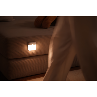 Đèn Cảm Biến Chuyển Động Kyvian Motion Lite – Tự Bật Khi Có Người, Ánh Sáng Vàng Dịu Chống Chói, Hít Nam Châm Dán 3M Không Khoan Đục Đèn Cảm Biến Chuyển Động Kyvian Motion Lite – Tự Bật Khi Có Người, Ánh Sáng Vàng Dịu Chống Chói, Hít Nam Châm Dán 3M Không Khoan Đục - <p class="ng-star-inserted"><strong class="ng-star-inserted"><span class="ng-star-inserted">Đèn cảm biến chuyển động Motion Lite</span></strong><span class="ng-star-inserted"> là giải pháp chiếu sáng lối đi ban đêm thông minh, an toàn và tinh gọn hàng đầu cho mọi gia đình có người già và trẻ nhỏ. Sở hữu mắt cảm biến hồng ngoại thông minh tự động bật sáng ánh vàng dịu êm ngay khi phát hiện bước chân và tự động tắt khi không còn chuyển động, </span><strong class="ng-star-inserted"><span class="ng-star-inserted">Motion Lite</span></strong><span class="ng-star-inserted"> giúp dẫn lối an toàn trong bóng tối mà không hề gây chói mắt hay phá vỡ giấc ngủ ngon của bạn. Thiết bị gây ấn tượng với cơ chế lắp đặt siêu tốc bằng đế nam châm hít từ tính kết hợp miếng dán 3M tiện lợi, không cần khoan đục hay đi dây điện phức tạp. Thiết kế nhỏ gọn, tiết kiệm pin tối đa cùng chế độ bảo hành 1 đổi 1 trong 12 tháng, </span><strong class="ng-star-inserted"><span class="ng-star-inserted">Motion Lite</span></strong><span class="ng-star-inserted"> là "người bảo vệ" âm thầm và tận tụy cho tổ ấm của bạn mỗi đêm.</span></p>