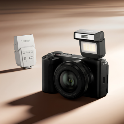 Đèn Flash Mini Ulanzi SL03 Spark Lite Pin 300mAh – Chỉ Số GN8, Hoàn Màu CRI 95, Gập 90 Độ Cho Máy Ảnh Mirrorless & Compact Đèn Flash Mini Ulanzi SL03 Spark Lite Pin 300mAh – Chỉ Số GN8, Hoàn Màu CRI 95, Gập 90 Độ Cho Máy Ảnh Mirrorless & Compact - <p class="ng-star-inserted"><strong class="ng-star-inserted"><span class="ng-star-inserted">Đèn Flash Mini Ulanzi SL03</span></strong><span class="ng-star-inserted"> là phụ kiện trợ sáng bỏ túi siêu nhỏ gọn đỉnh cao dành cho các nhiếp ảnh gia, vlogger và những người đam mê chụp ảnh phong cách retro trên máy ảnh mirrorless, compact. Với trọng lượng siêu nhẹ chỉ 36 gram cùng viên pin tích hợp 300 mAh sạc nhanh qua cổng Type-C, </span><strong class="ng-star-inserted"><span class="ng-star-inserted">SL03</span></strong><span class="ng-star-inserted"> mang lại sự cơ động tối đa mà không gây nặng đầu máy ảnh. Sản phẩm sở hữu công suất phát sáng tiêu chuẩn GN8, chỉ số hoàn màu vượt trội CRI 95 tái tạo tông màu da chân thực cùng 4 mức công suất tùy chỉnh linh hoạt. Tích hợp ngàm chân hot shoe một tiếp điểm phổ thông và khả năng lật nghiêng 90 độ, </span><strong class="ng-star-inserted"><span class="ng-star-inserted">SL03</span></strong><span class="ng-star-inserted"> giúp bạn dễ dàng làm chủ ánh sáng chân dung mọi lúc, mọi nơi.</span></p>